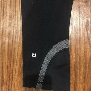 lululemon athletica Pants & Jumpsuits - Lululemon crops lululemon athletica Pants & Jumpsuits - Lululemon crops